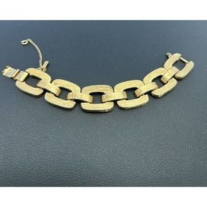 MONET DESIGNER SIGNED GOLD TONE VINTAGE LINK BRACELET WITH SAFETY CHAIN